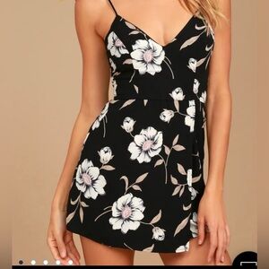Lulu’s Floral Romper / Jumpsuit XS